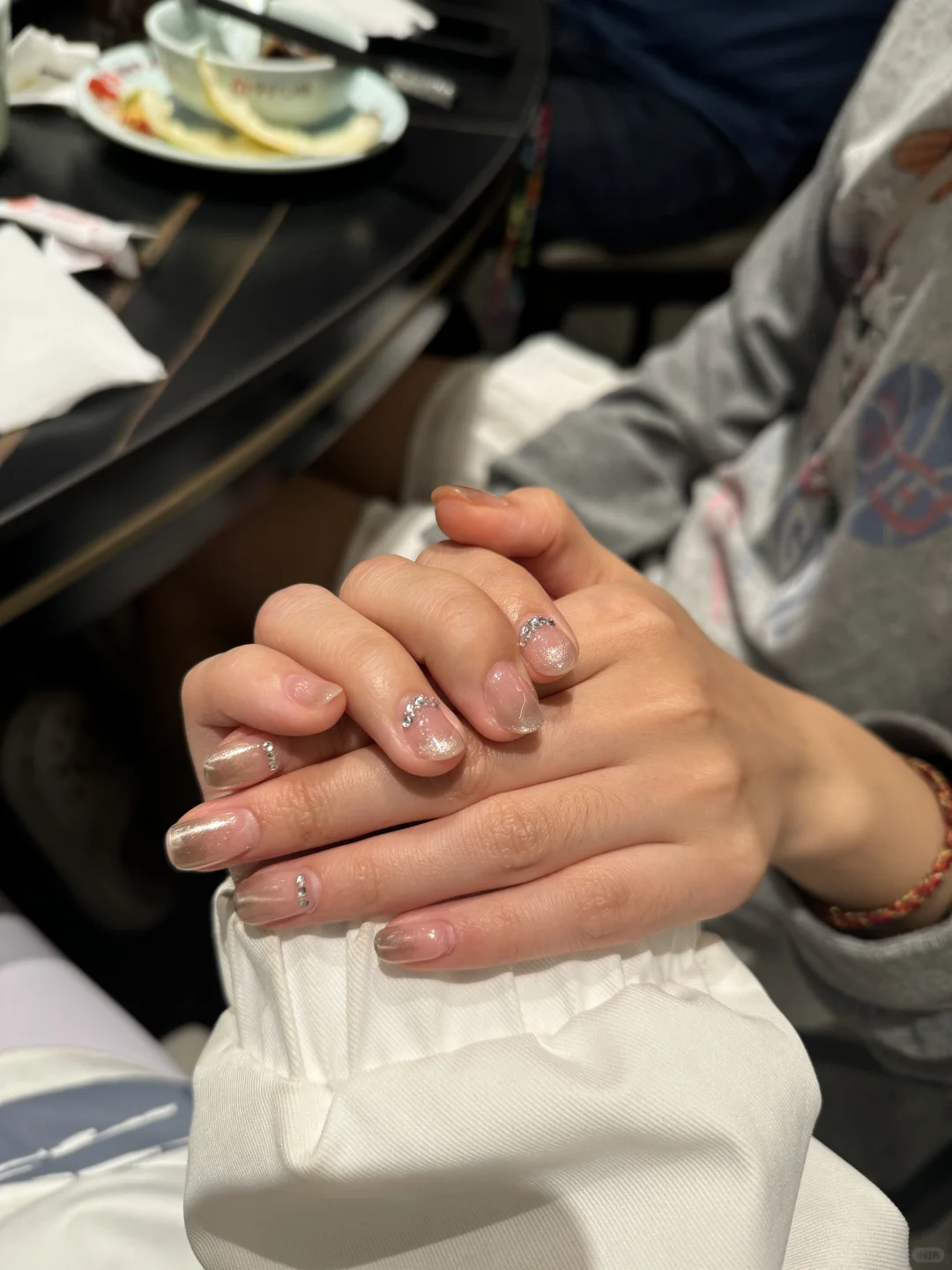 后天婚礼，发现和闺蜜不约而同做了同款美甲