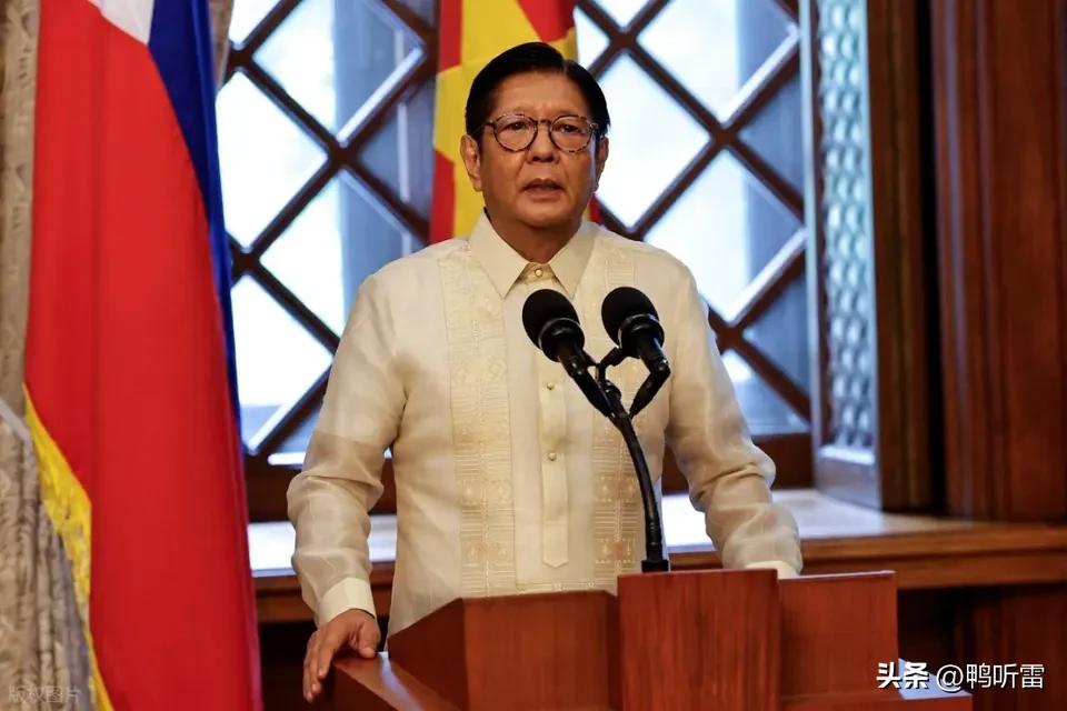 马科斯表态弹劾副总统是宪法运行机制，他的行政部门不可能去干涉，同一时间，马科斯阵