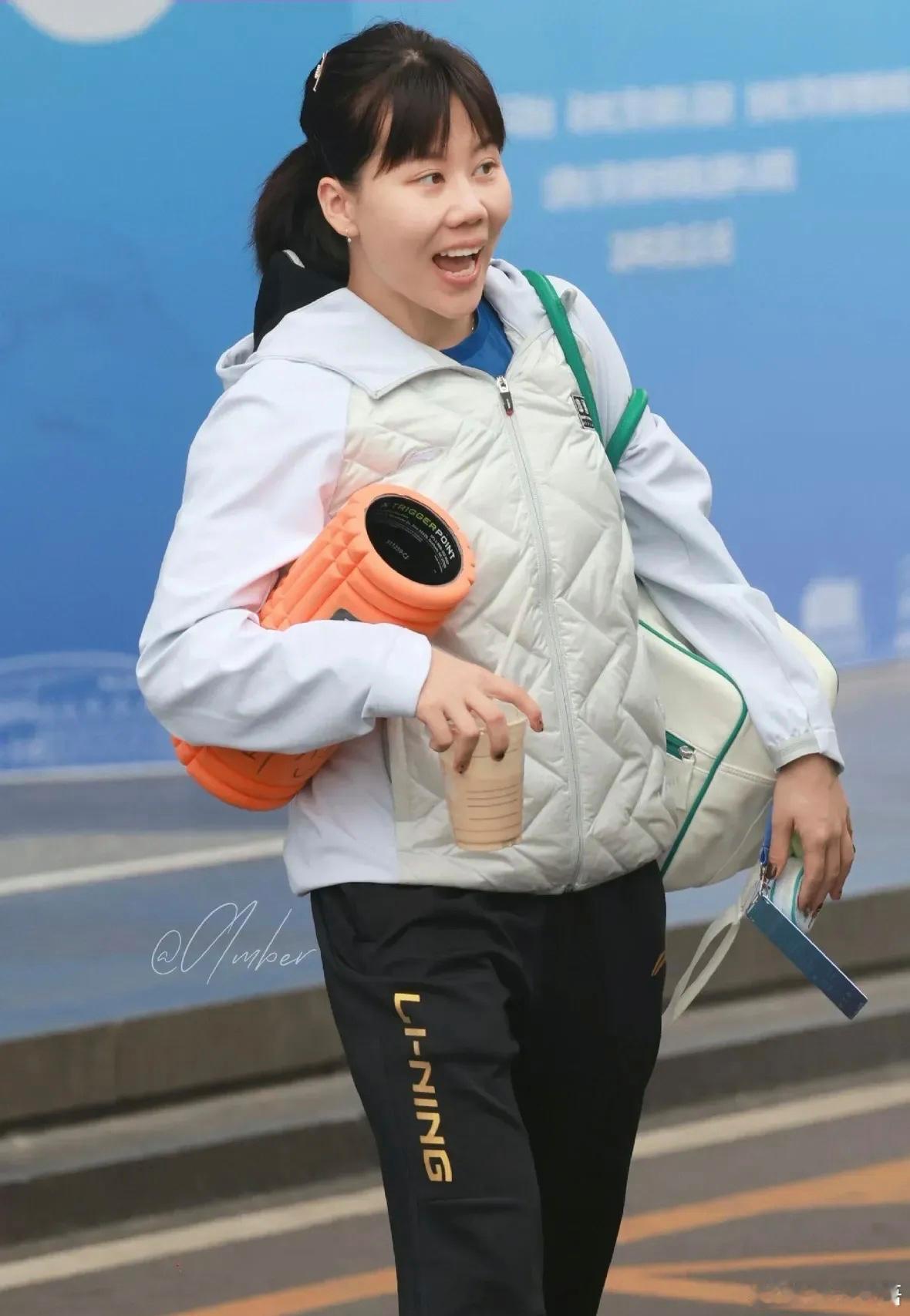福冈总决赛后，最新女单世界前20如下1，孙颖莎——年龄24岁—10800积分2，