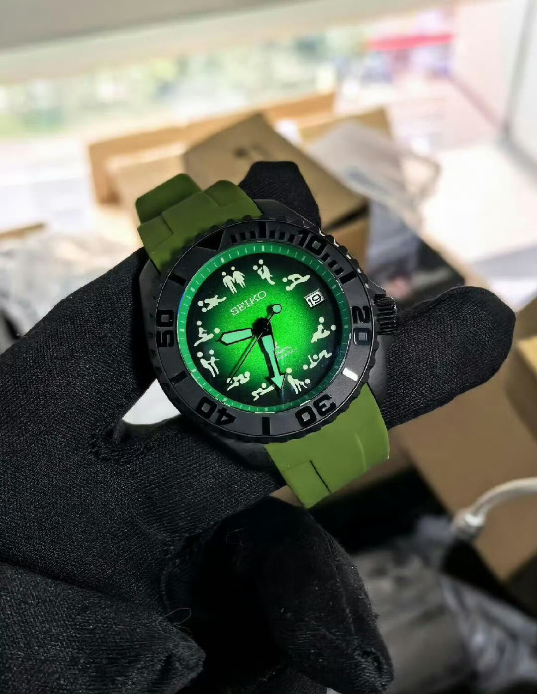 公开戴不雅手表是否涉传播淫秽物品 这抽象的小人比擦边主播保守多了。《甄嬛传》经典
