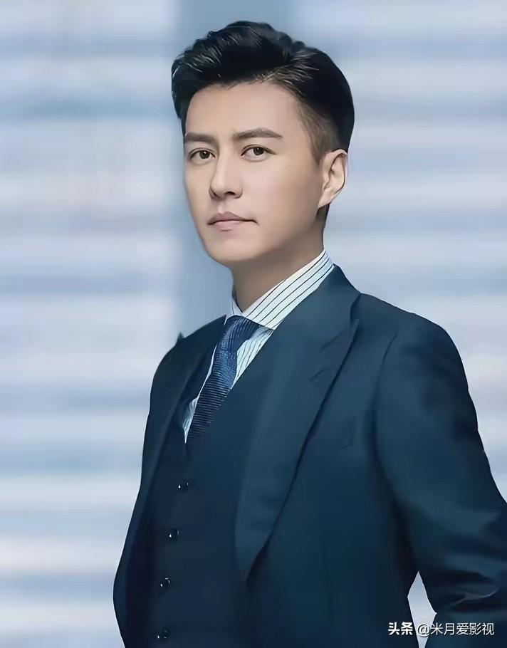 靳东：被演技耽误的正厅级“大官”？

 提到靳东，你可能立马想到的是《伪装者》里