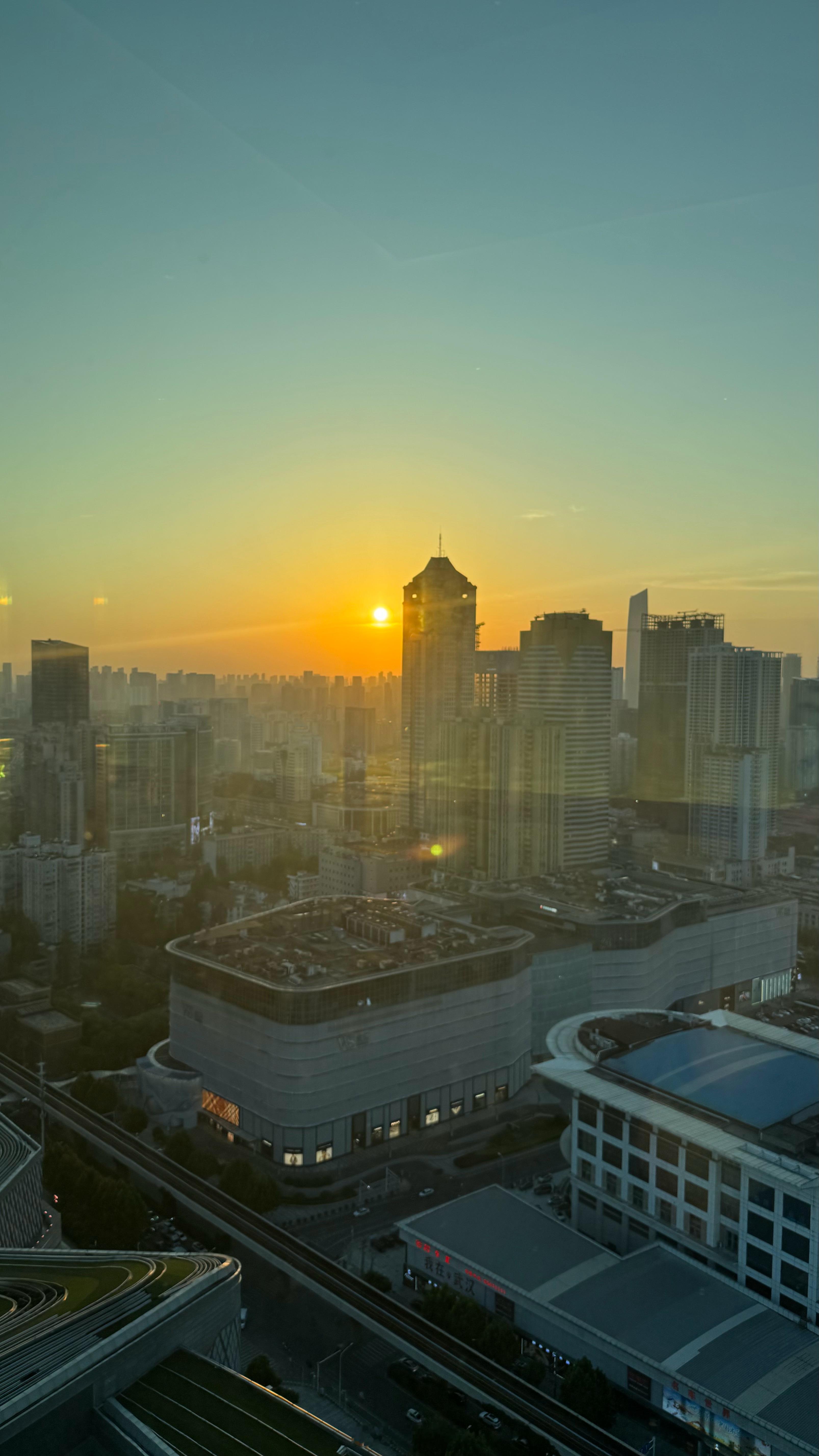 又是没有错过黄昏的一天。落日余晖阮诗赋的胡思乱想生活哲学家