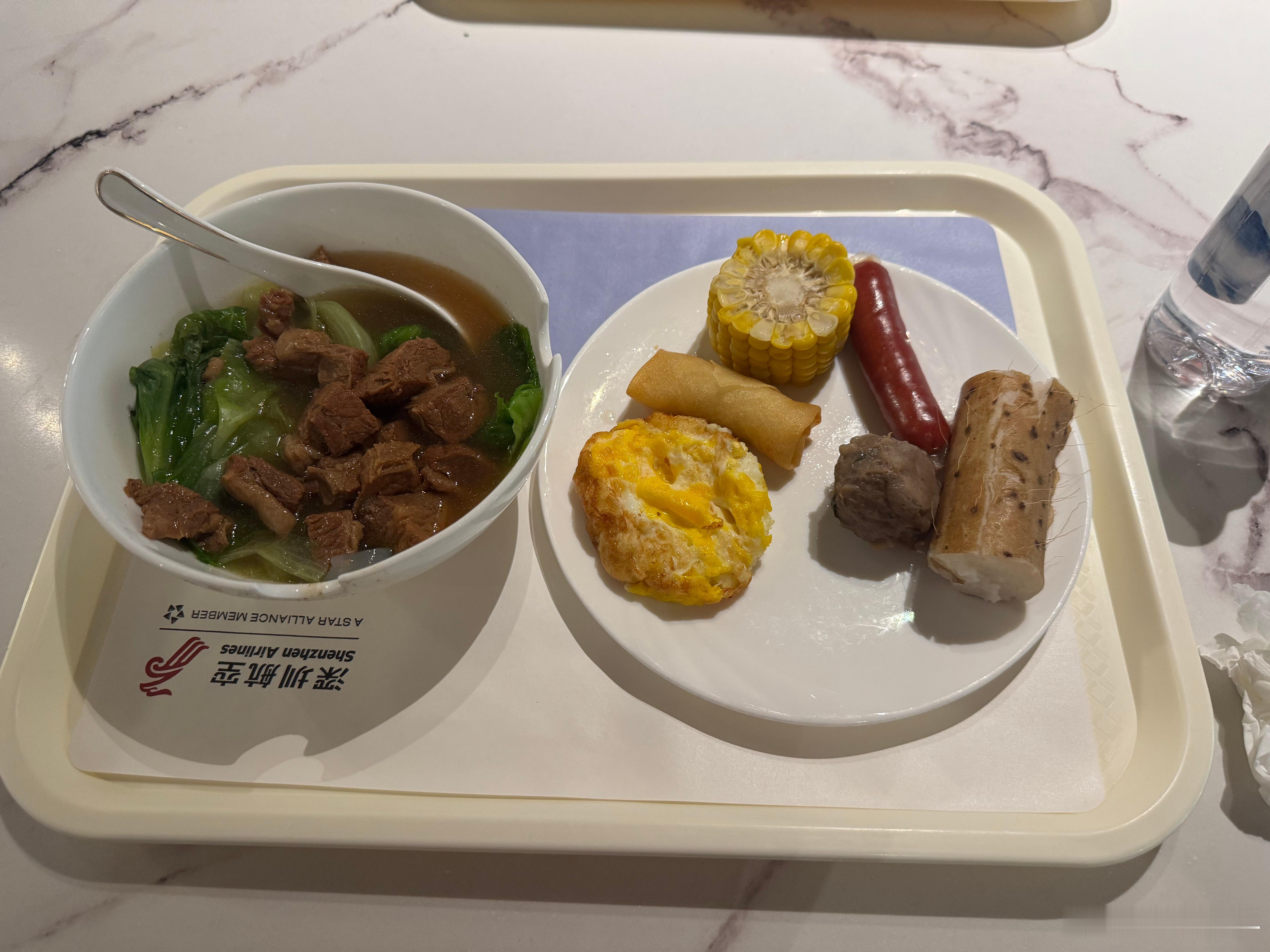 已经一个多月没吃过早餐了，想着今天特种兵出行结果没忍住吃了一点[doge]我其实