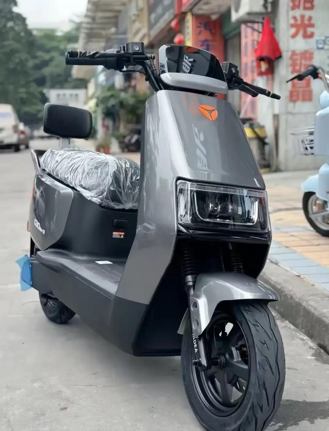 我过去也反感电动自行车！自从接送小孙女上学我知道电动车为什么是必须的，它解决的就