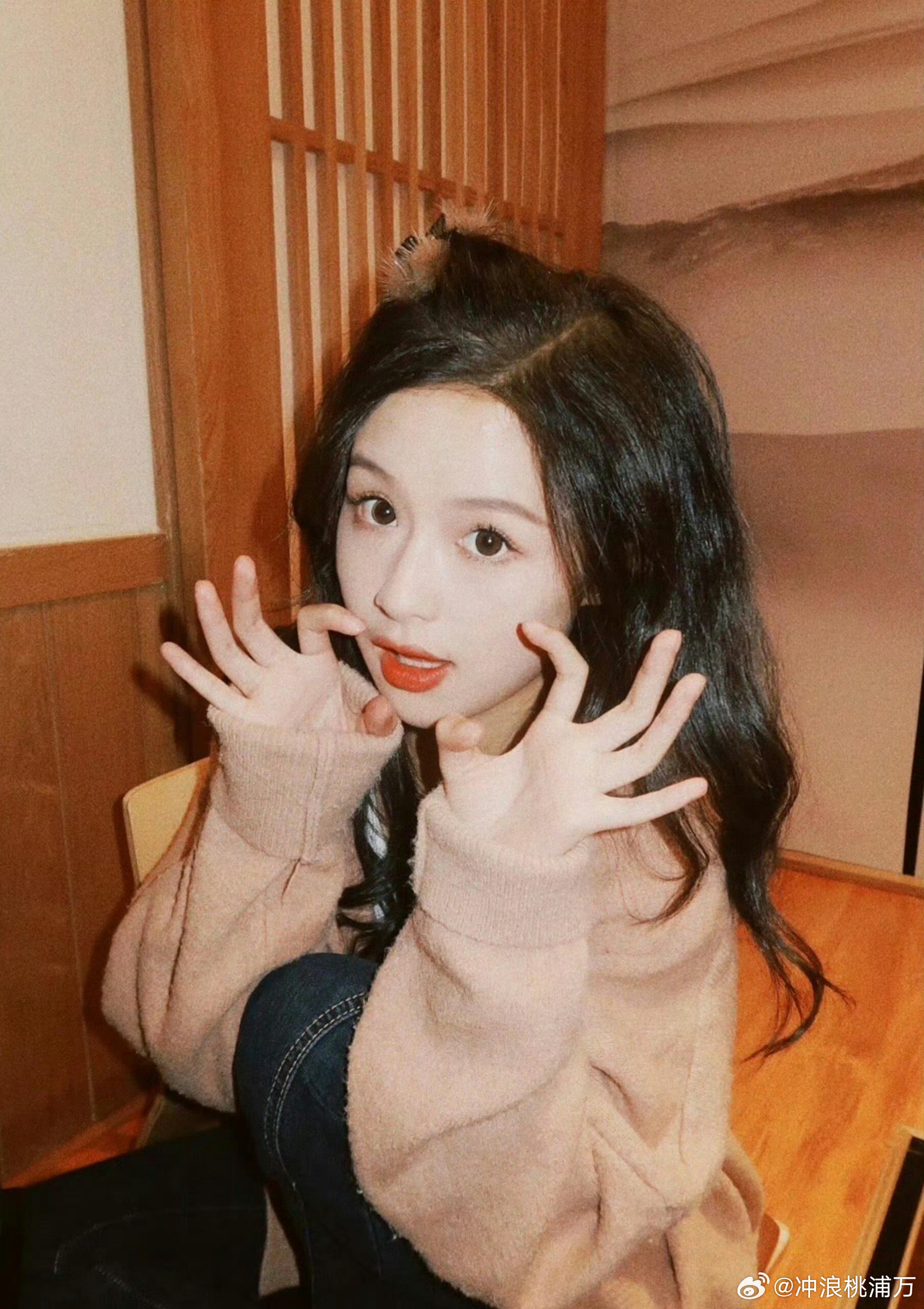 余茵首次出席IP盛典余茵首次亮相阅文IP盛典，就获得了年度新势力演员的荣誉，已经