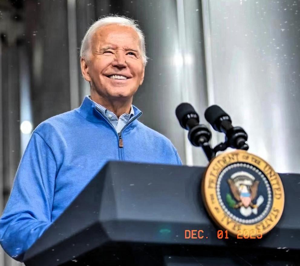 特朗普这招太狠了，他连发三道“追杀令”，直接把美国的国门变成了非法移民的“鬼门关