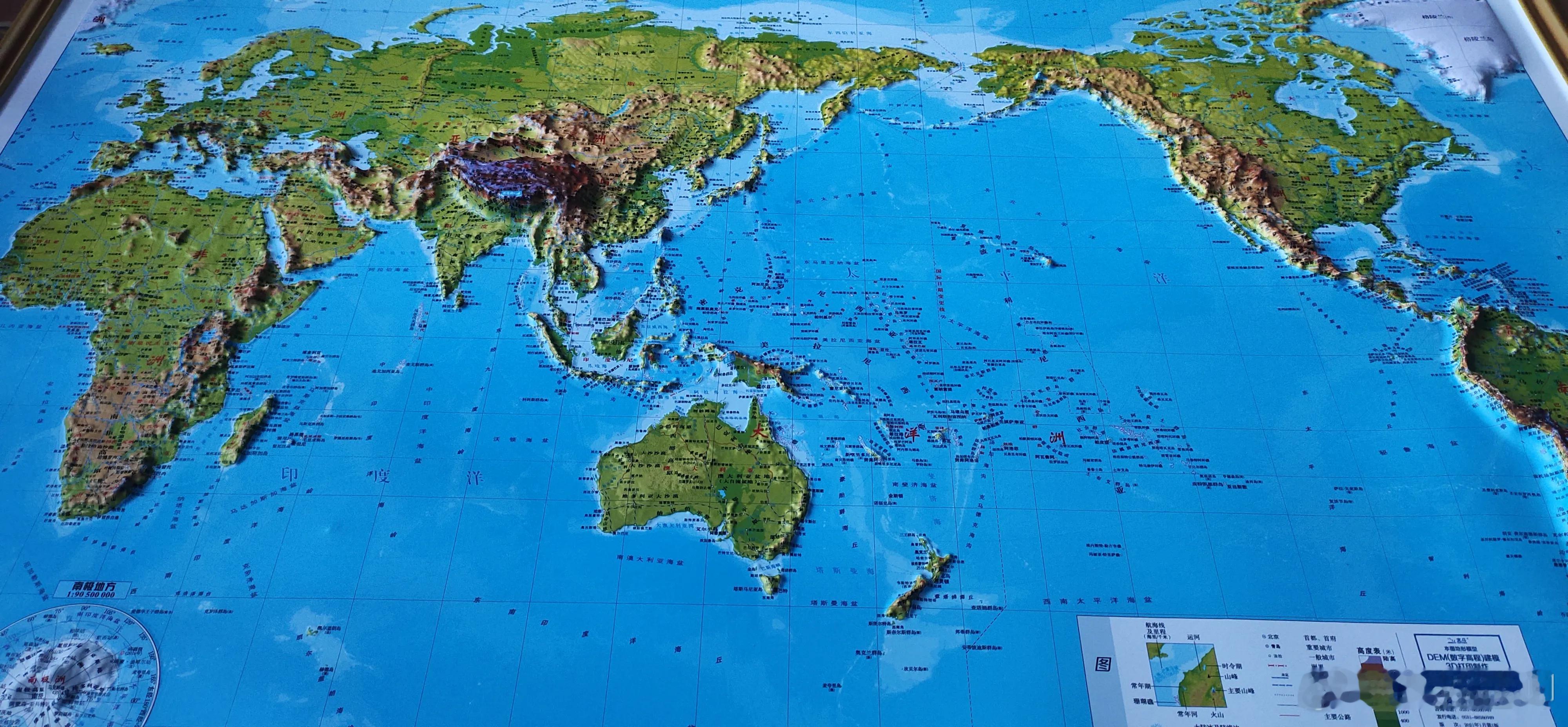 澳洲防长喊话各国与澳洲去南海巡航。他在谈及东海和南海议题说声称，开放的海路通道是