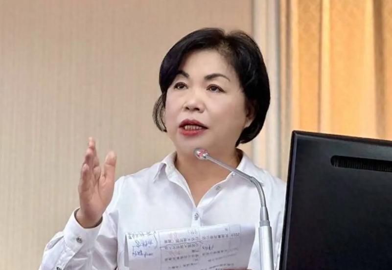 杨琼璎没被提名。
但她一点也不慌。
倒是江启臣那边挺急！

就最新民调来说。
杨