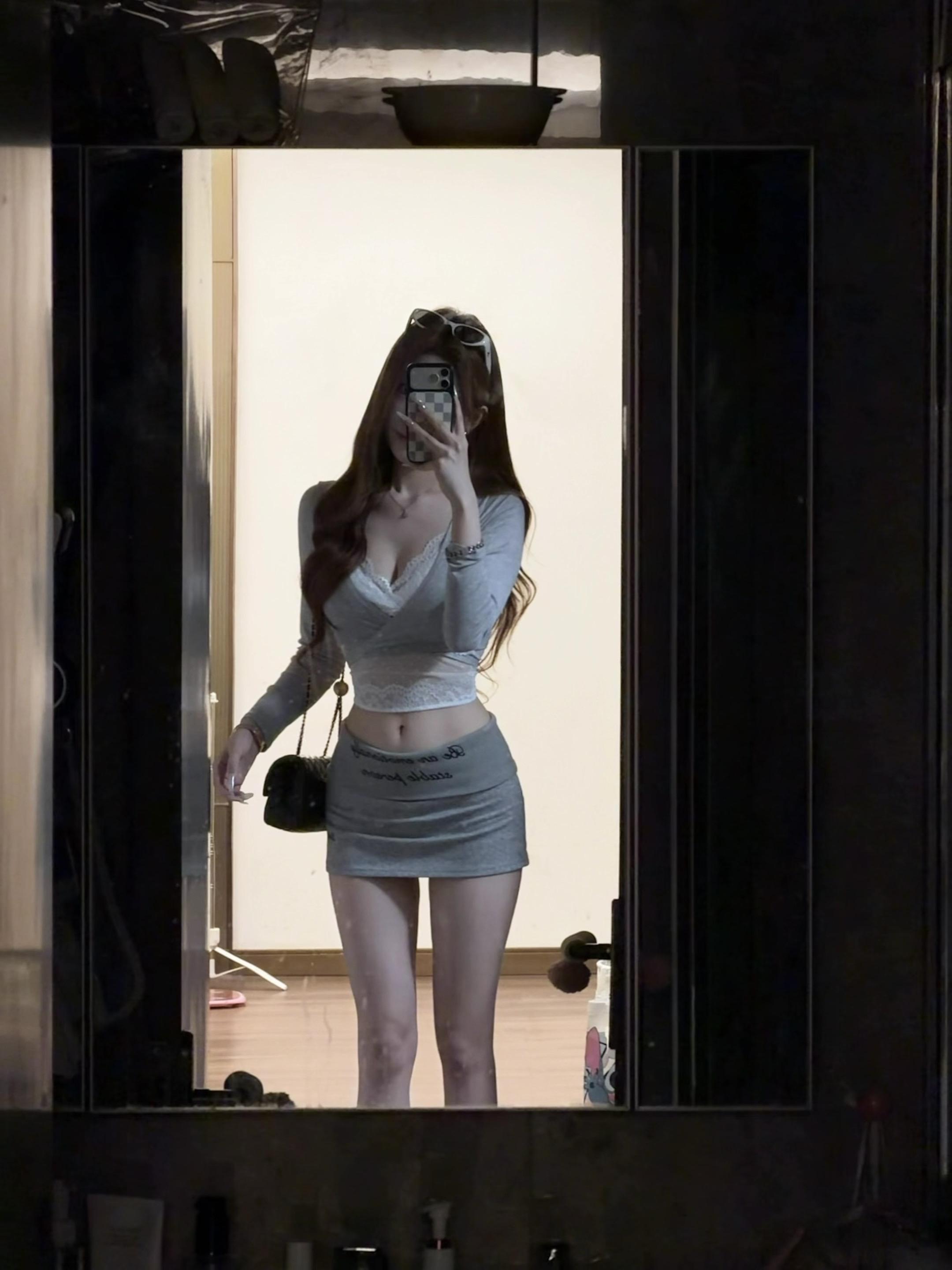 不知道 咪的身材很曼妙