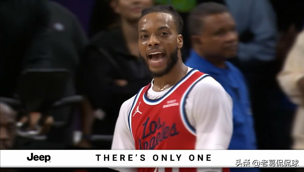 快船当家控卫加兰真是输不起！在今天快船主场以99：118惨败于马刺的比赛中，加兰