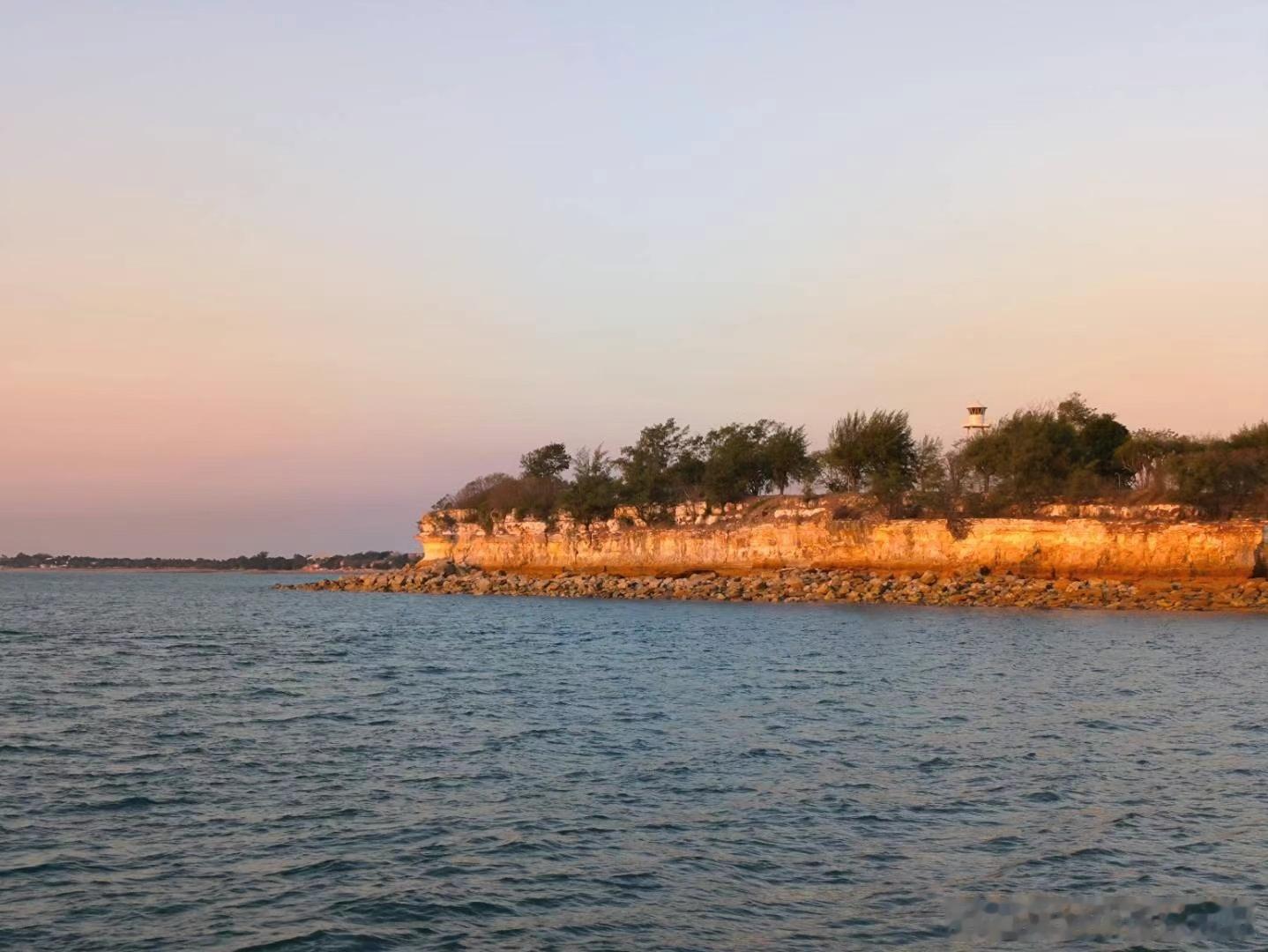 澳大利亚北领地达尔文市，乘坐Darwin Harbour Cruises 游船，