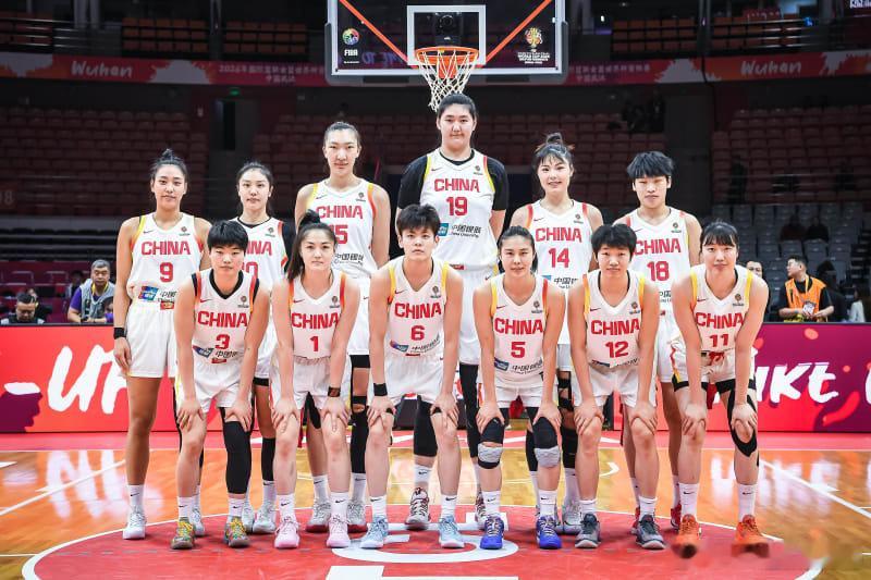 看这个架势，打比利时不能再用双塔了，除非双高进攻能咔咔得分，咱起吗攻防能占一头少