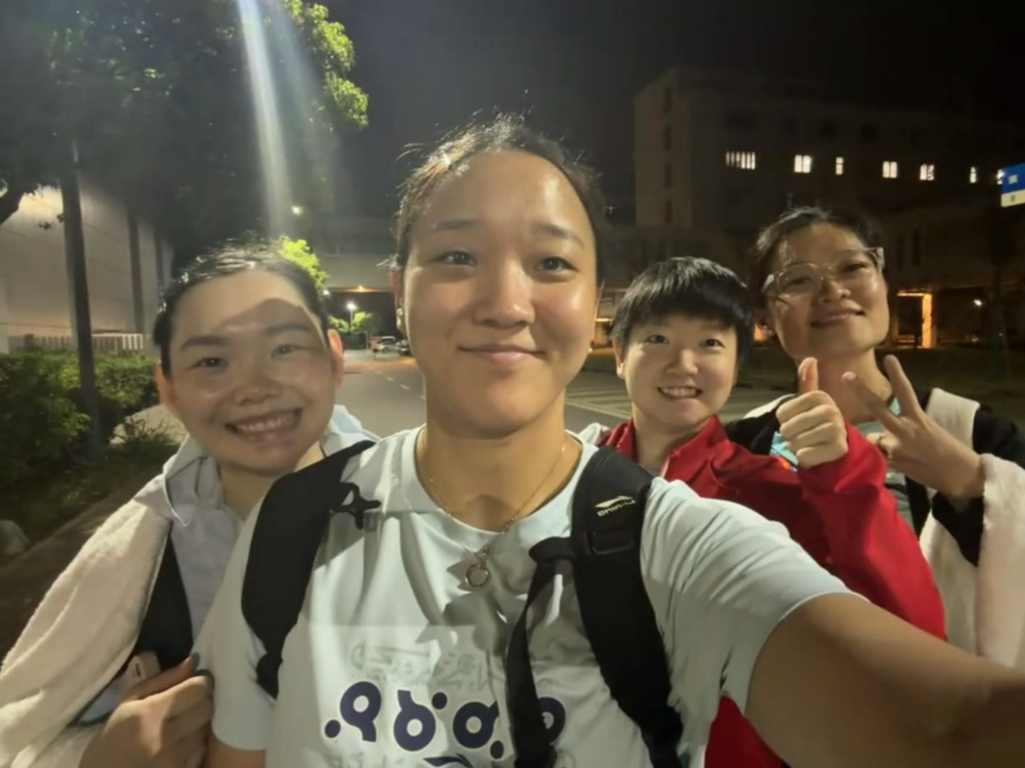 明媚小包妹✌🏻👍🏻 ​​​