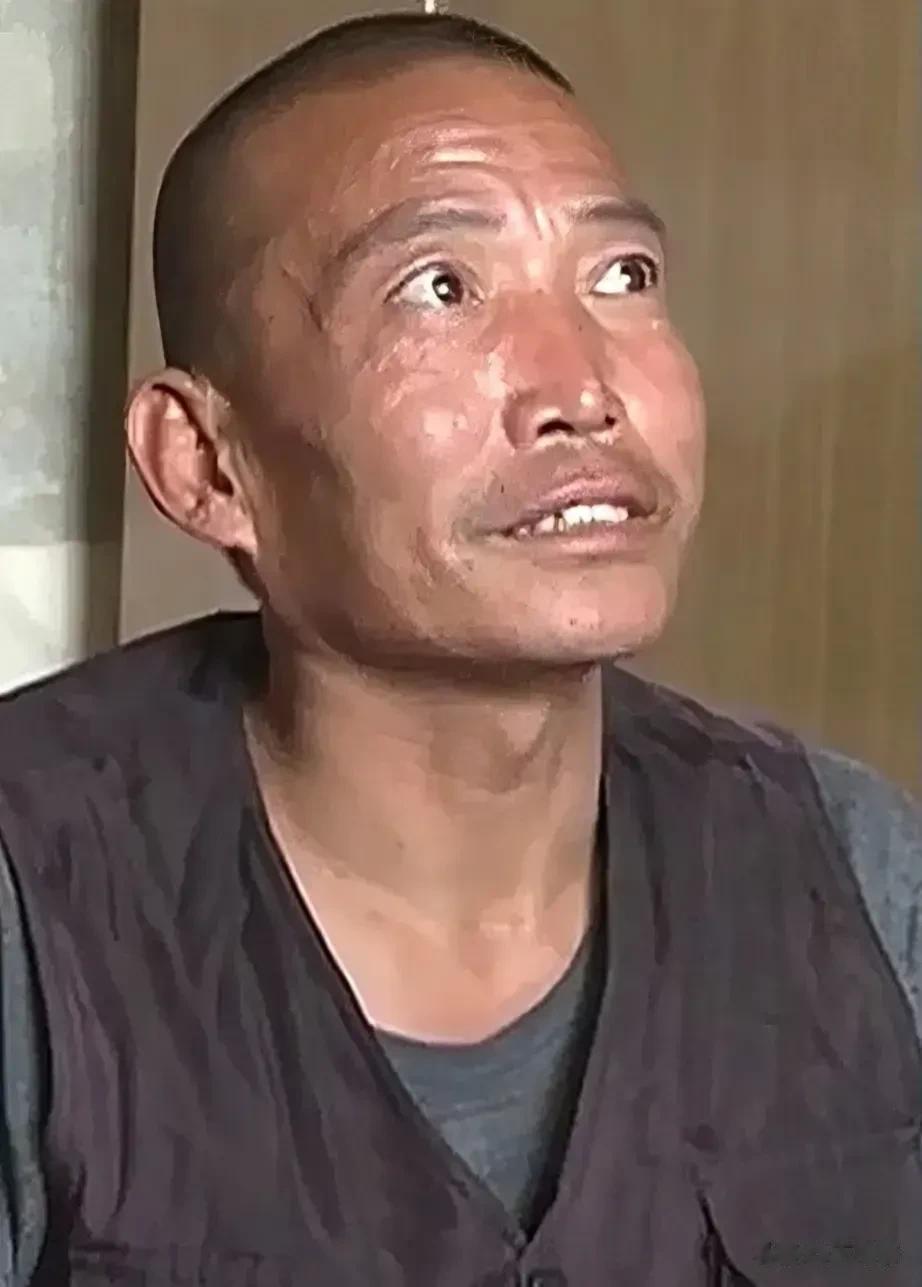 2012年，河北保定，一个名叫郑艳良的硬汉，因为无法承担百万医疗费，决定自己动手