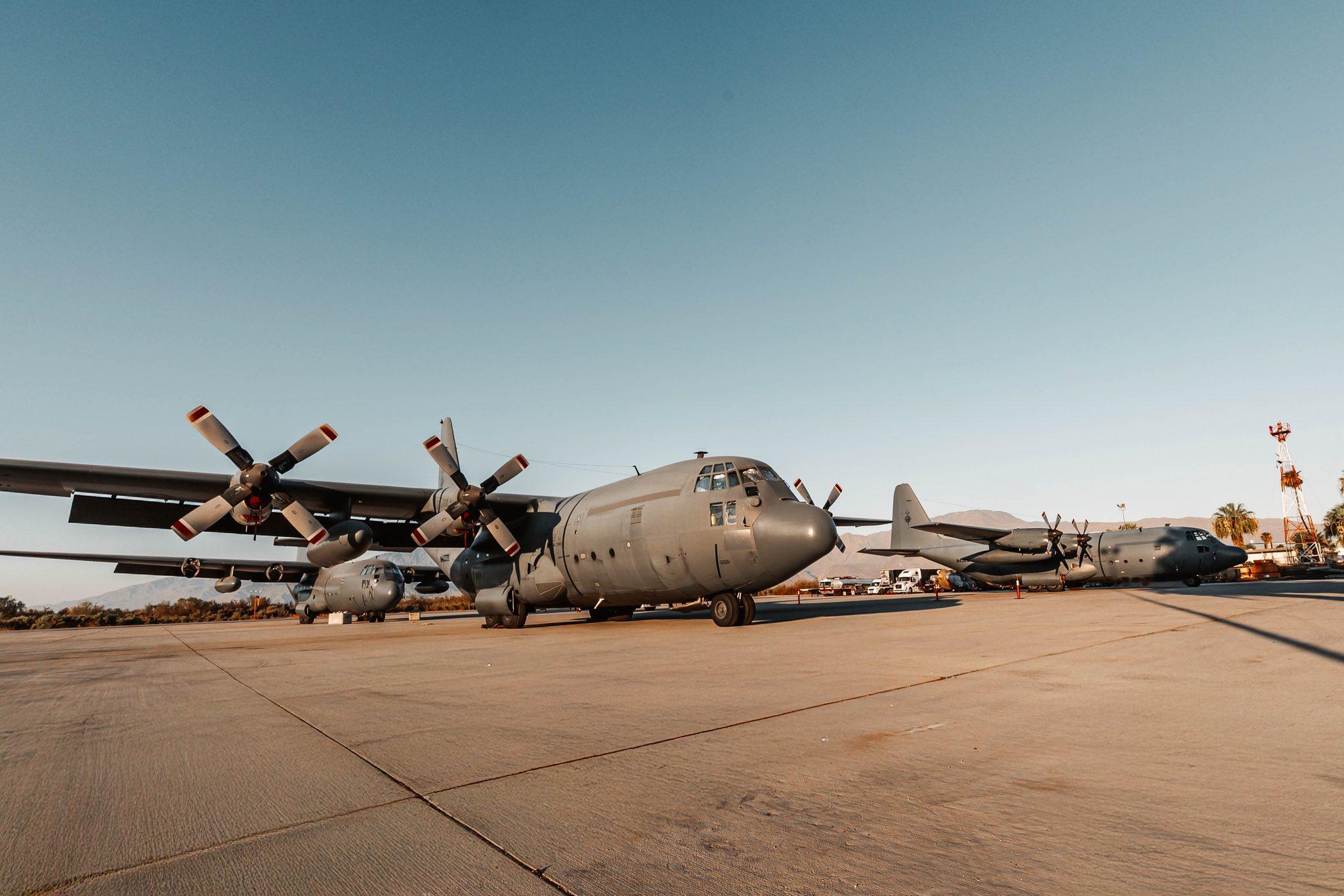 RNZAF C-130飞往加利福尼亚州热马尔 ​​​
