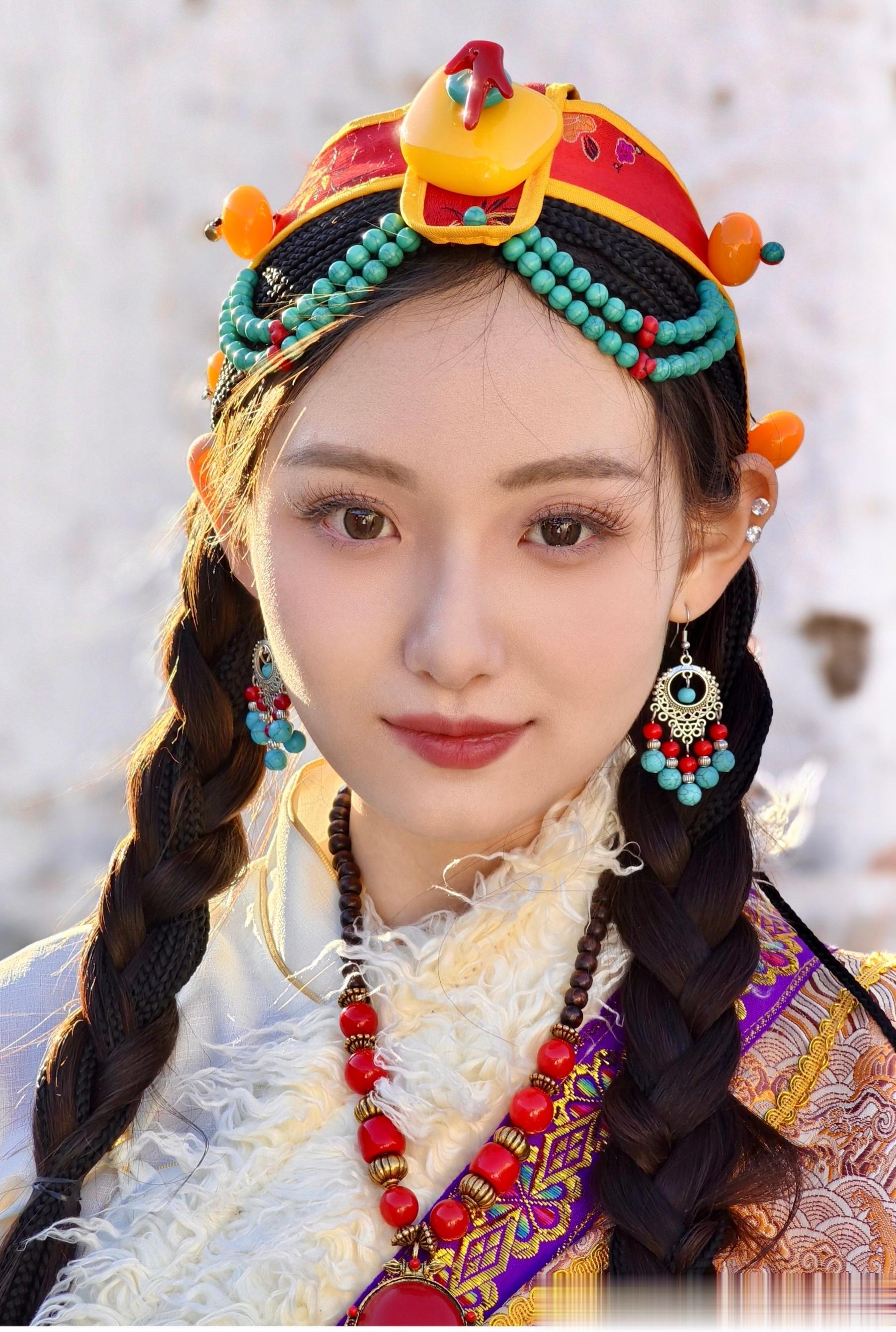 人生如戏， 戏如人生。 我用四十年时间创 业， 白手起家， 从零开始， 创建了 