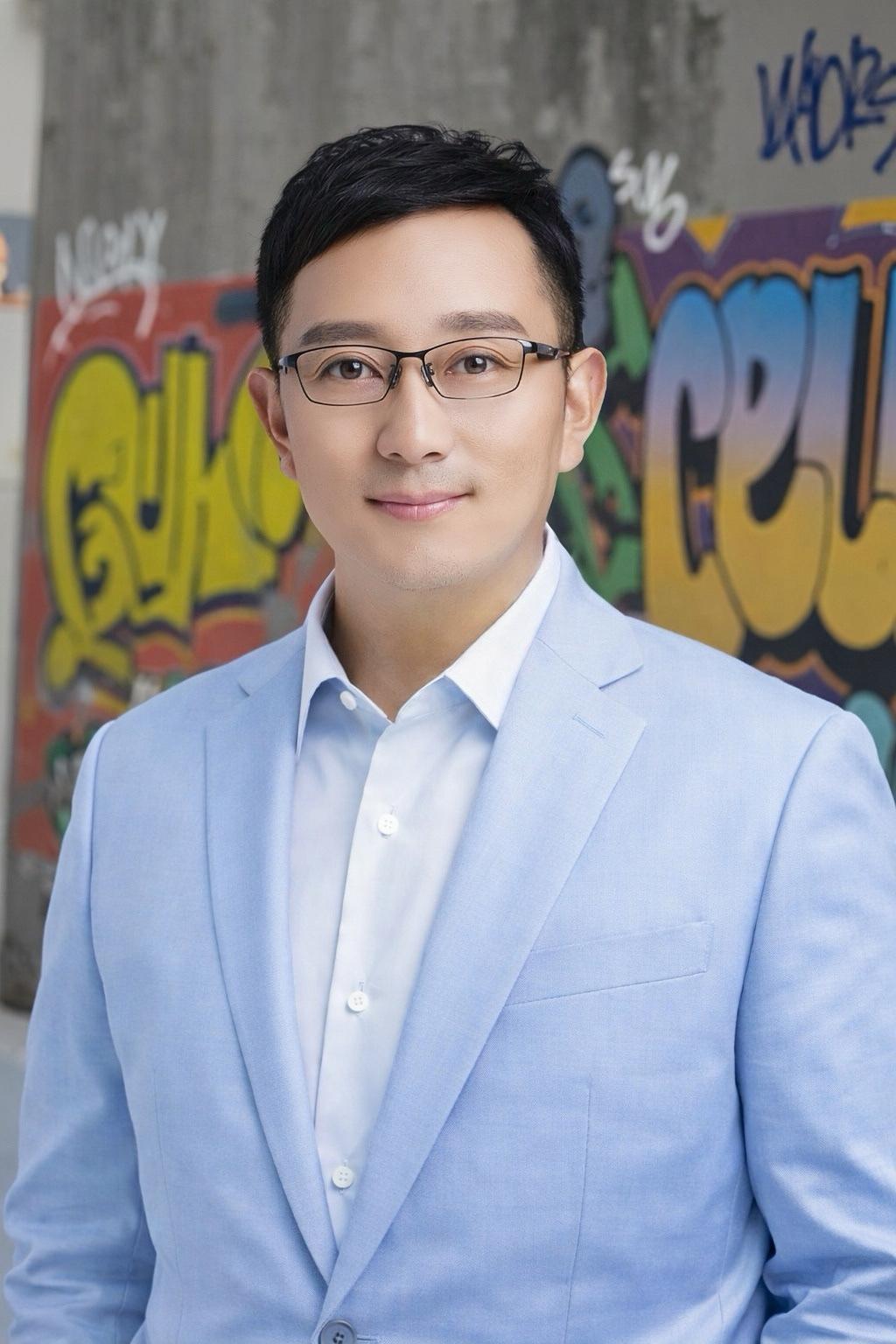 人尽其才，物尽其用。
比高比低？不如学会欣赏。中国有诸子百家，西方有哲人辈出——