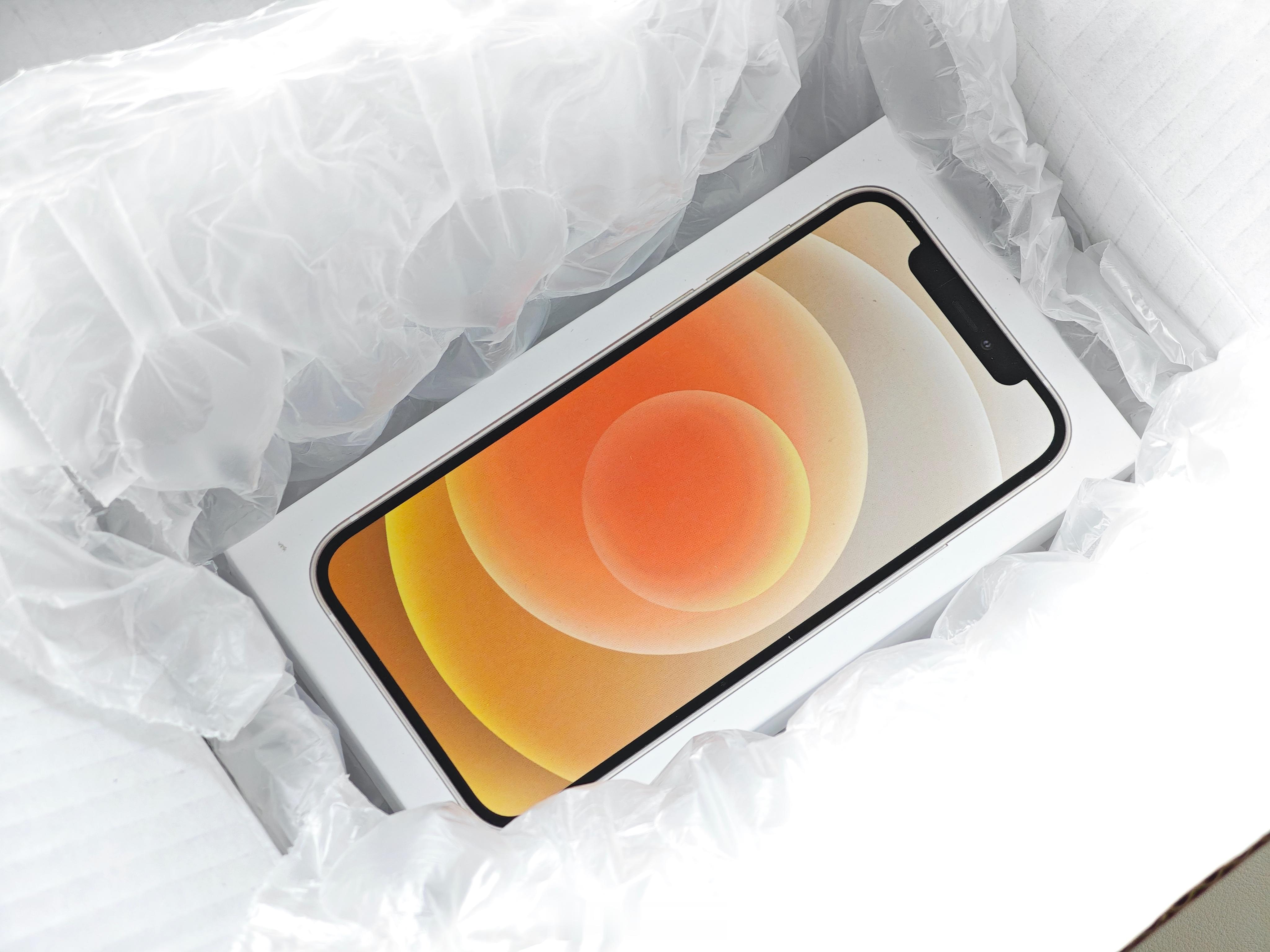 又是发货日，在等顺丰小哥上门取件了 … 能在微博上中 iPhone 是怎样一种体