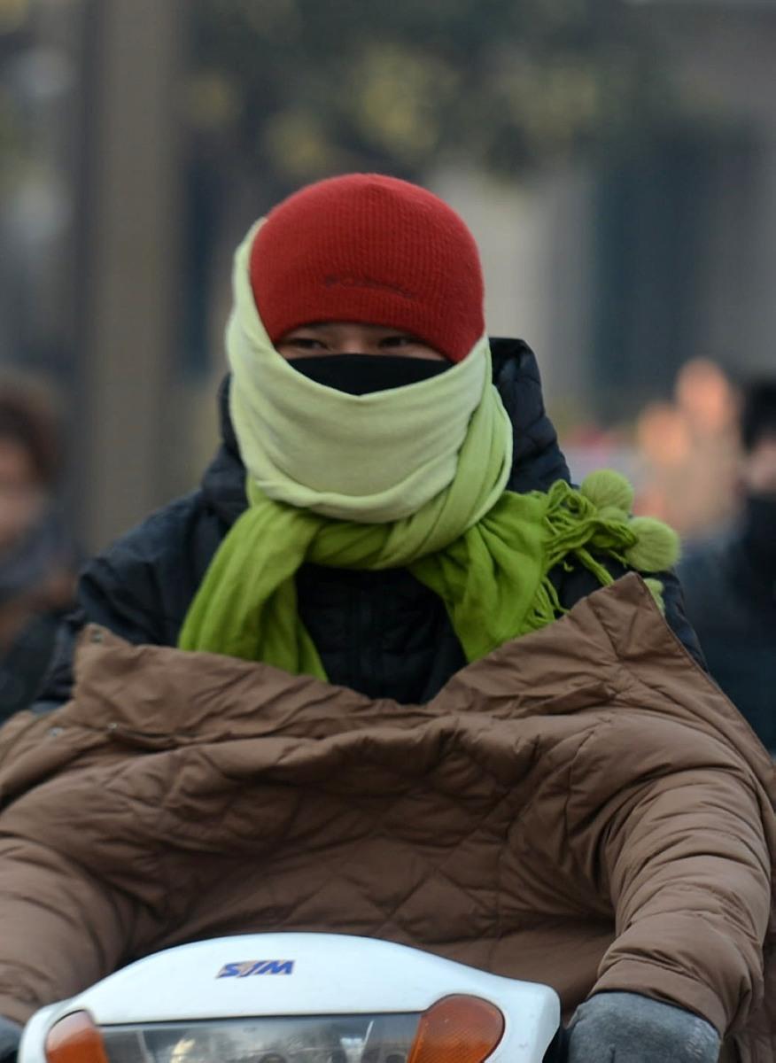 根据搜索结果，今天（12月30日）北京市朝阳区全天为晴天，天气寒冷，风力不大。