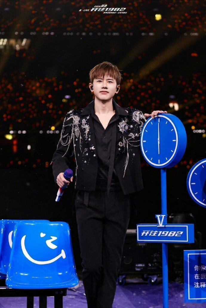 国粤无双拟邀嘉宾阵容时隔三年张杰再上音乐类综艺 三年了，张杰终于想起他还有个身份