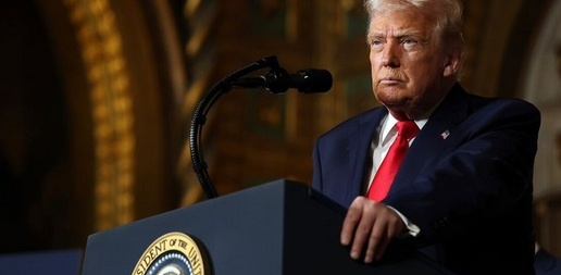 【特朗普将对法国葡萄酒征收200%关税】据路透社20日报道，美国总统特朗普称将对