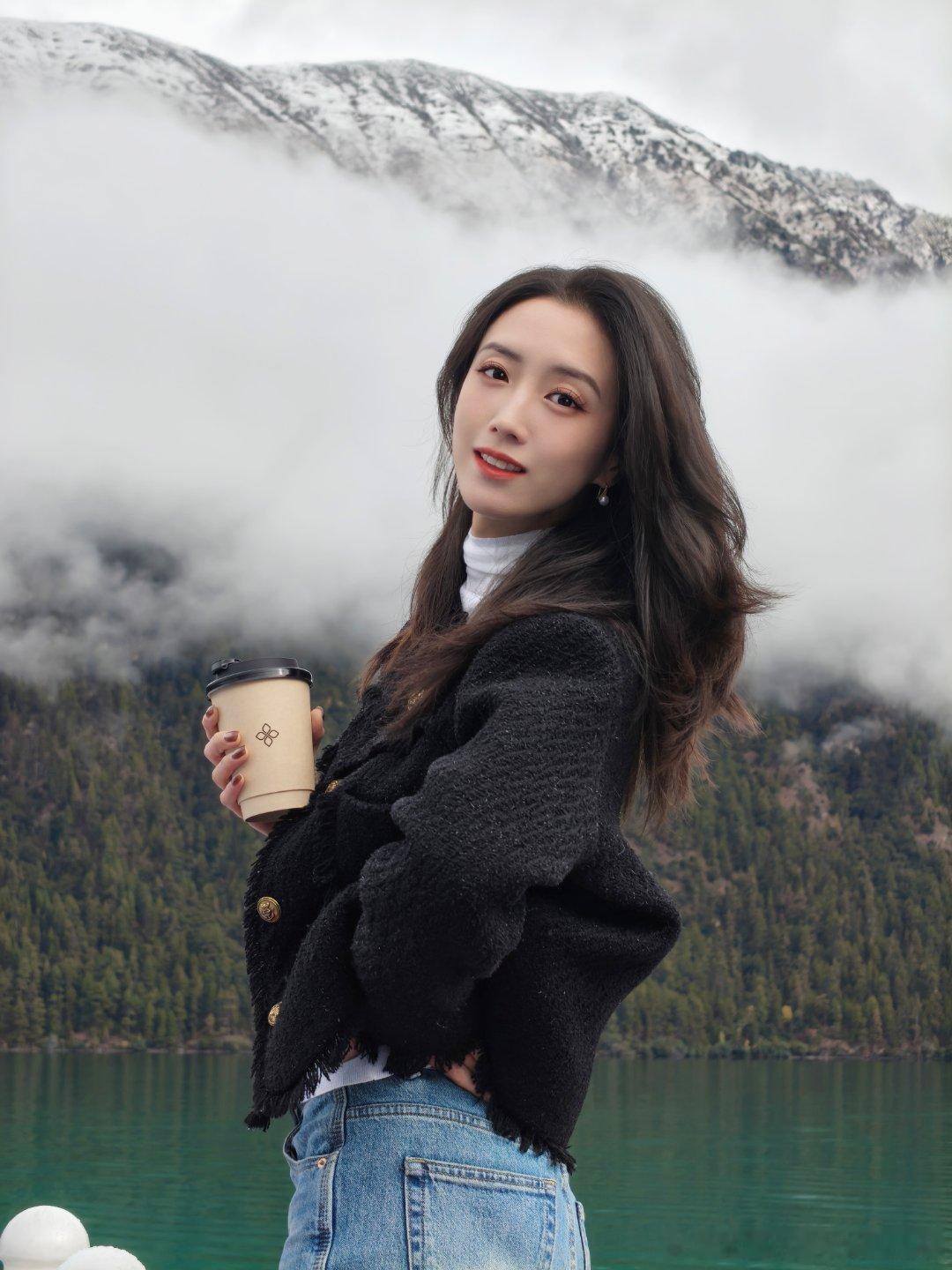 已经好多年没有这么慢节奏，放空静静发呆了，林芝阴天偶有小雨，旅游淡季，巴松措没有