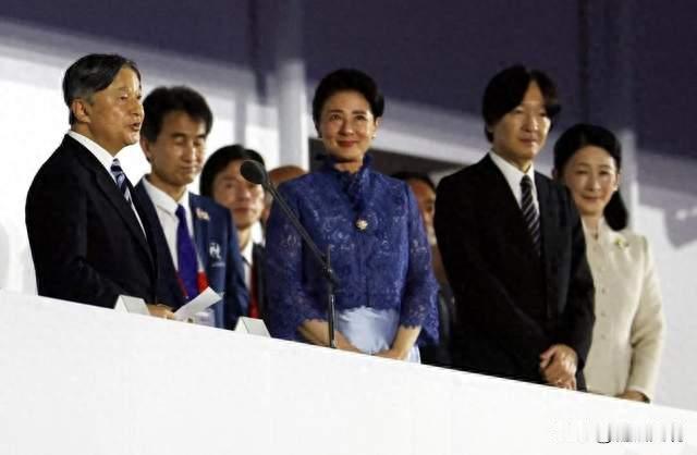 日本亚运会搞得一团糟，高市早苗隐身幕后，把锅甩到了天皇头上
