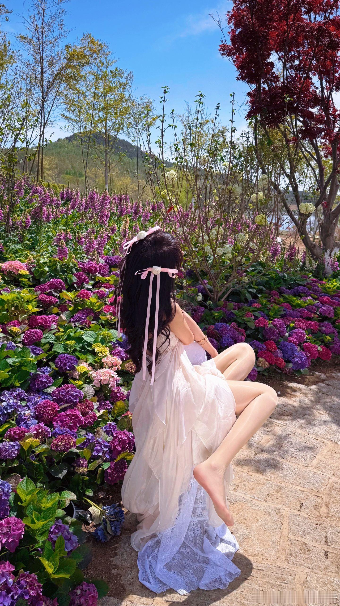 阳光下的丝袜少女~ 