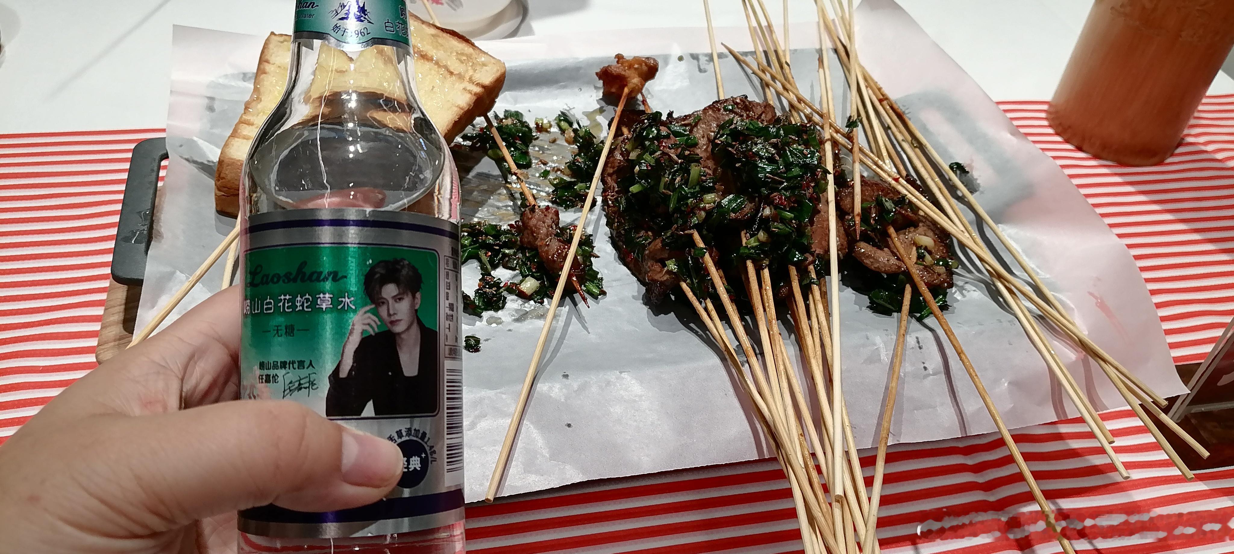 都是玻璃瓶就当是jiu ​​​