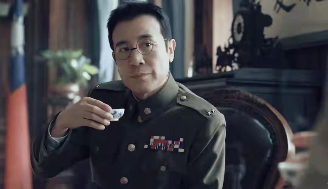 于和伟在谍战剧《沉默的荣耀》中饰演吴石将军，以隐忍克制的表演将隐蔽战线英雄的信仰