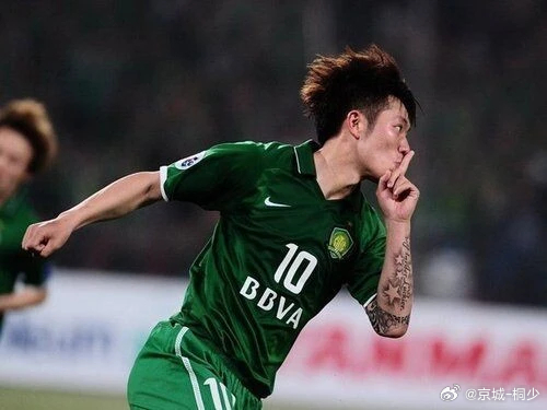 战铁人首发，联赛出场达350场，追平杨智并列队史第2！！足球的魅力北京国安联赛出
