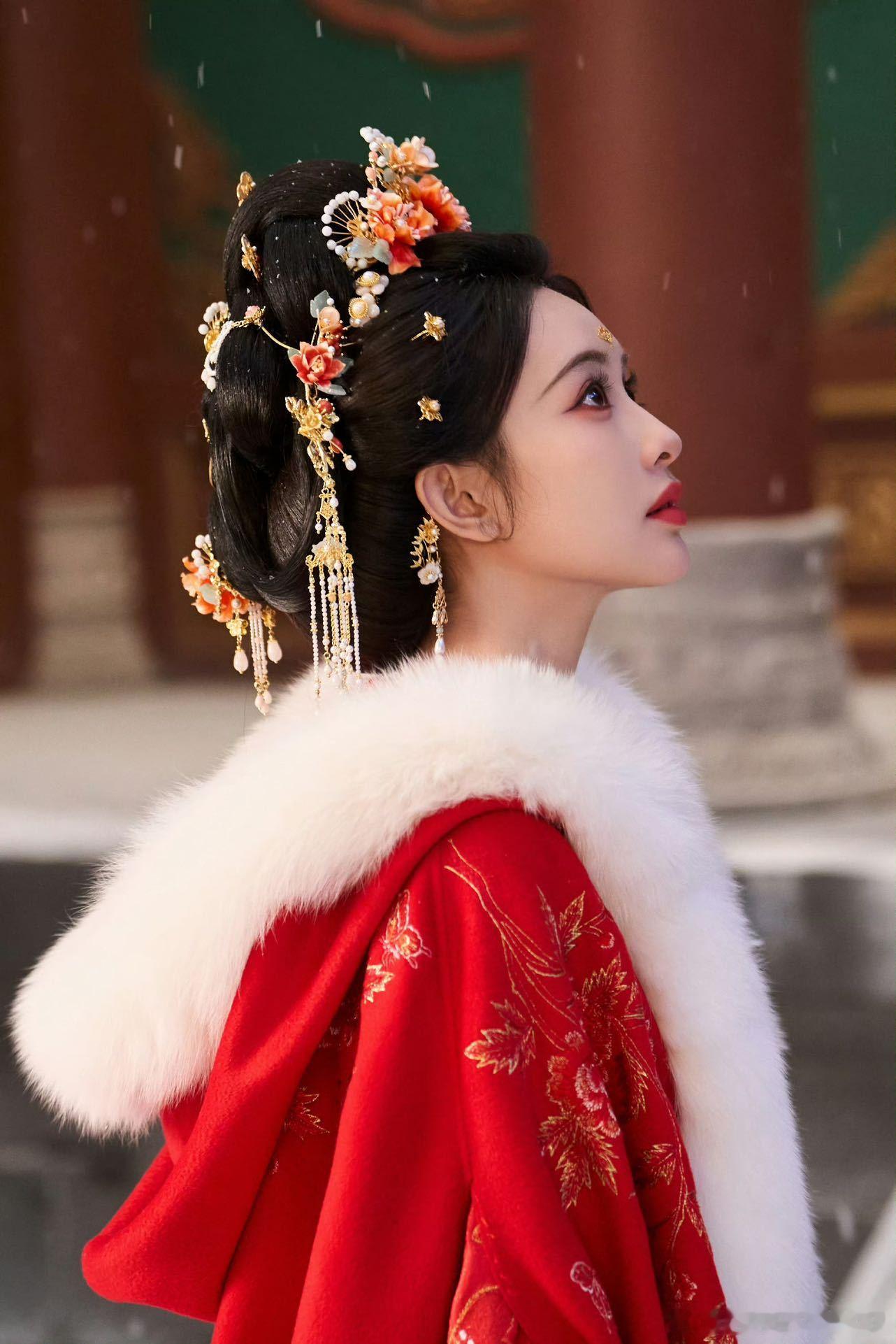 孟子义尚公主杀青特辑 暮晚摇的成长太好磕了！孟子义在杀青特辑里演技炸裂，被虐的破