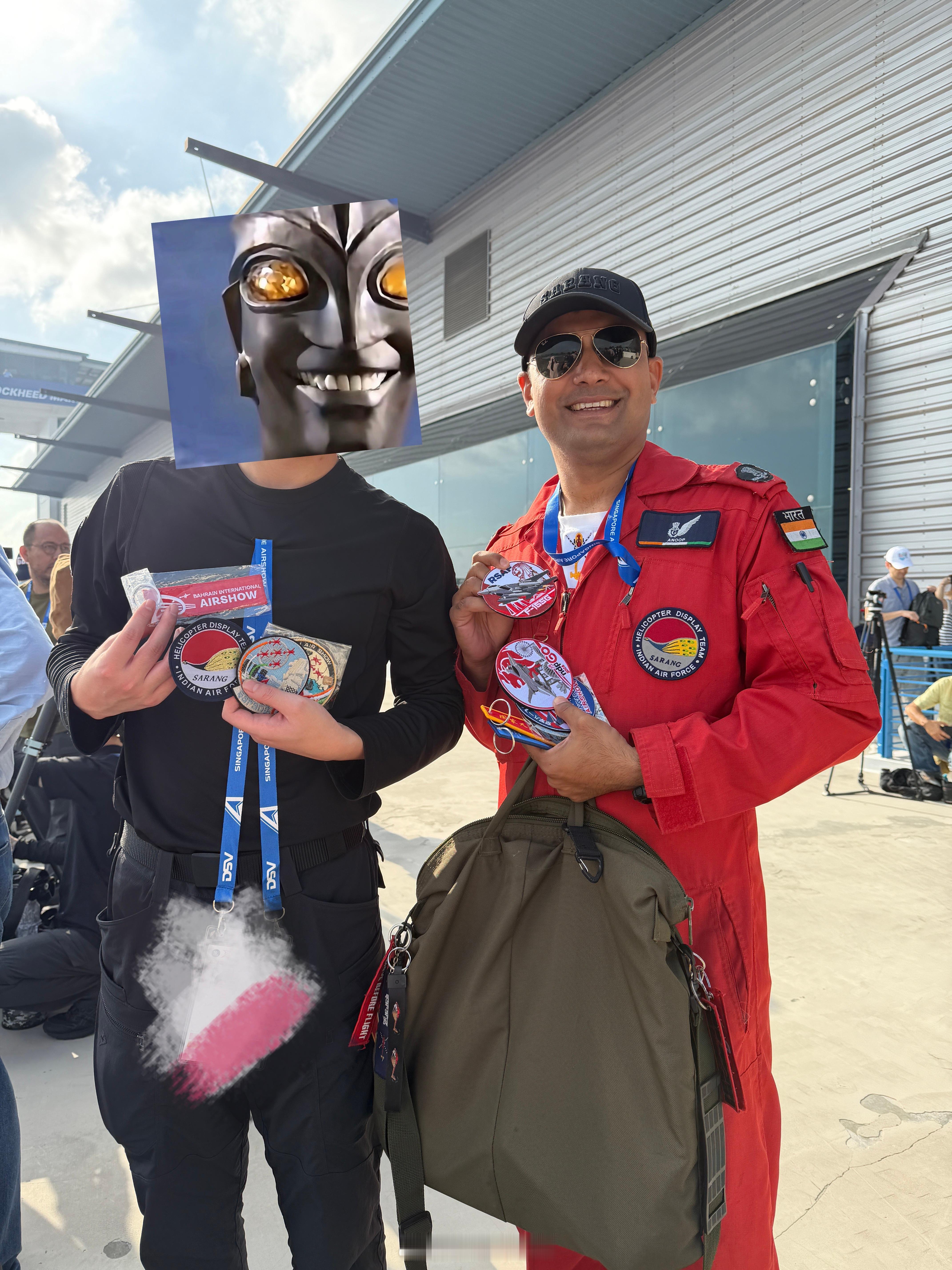 印度🇮🇳的阿ki酷里见到我贴着歼10的章就要跟我换，不知道他有没有认出来这是