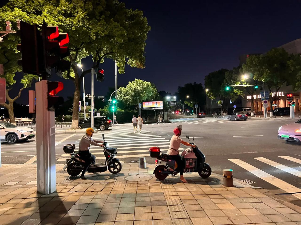 于海青：为何说宁波的老外滩有历史有情调？ 到了宁波的老外滩，体会一下这一片的美景