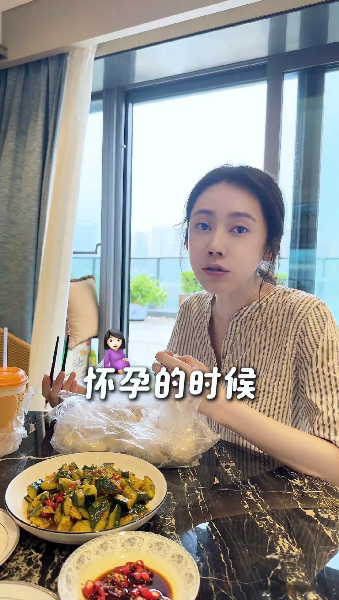 #秋瓷炫否认怀二胎#这姐的前半生过的挺苦的 希望她后半生好好的吧 #秋瓷炫说没有