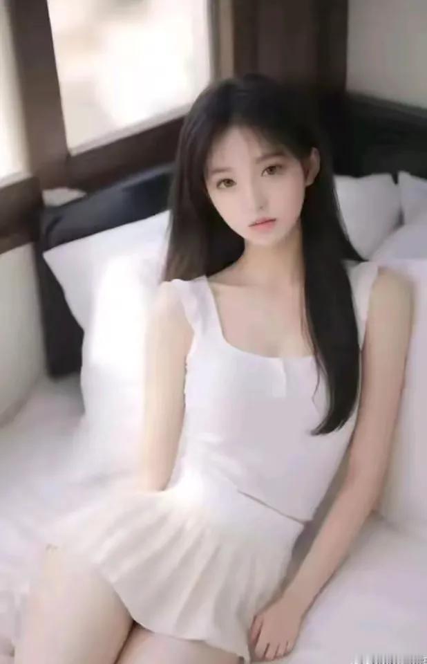 林晓，一个28岁的温柔女孩，带着对爱情的憧憬，开始了她的寻爱之旅。身高170cm