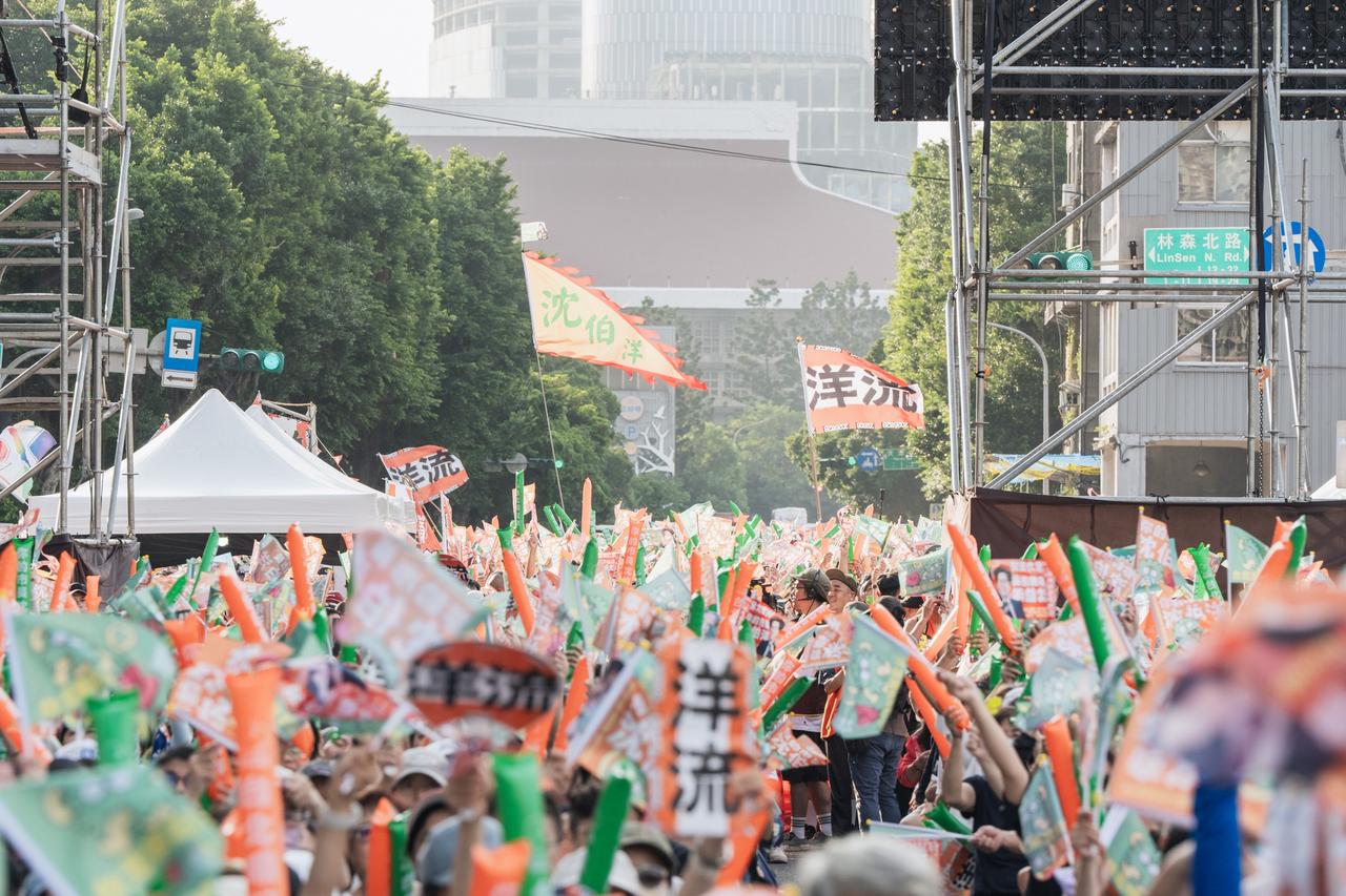 洋流号称12万人聚集竞总成立　凌涛批画面诈欺：但蓝营要调整策略 

梅花新闻网 