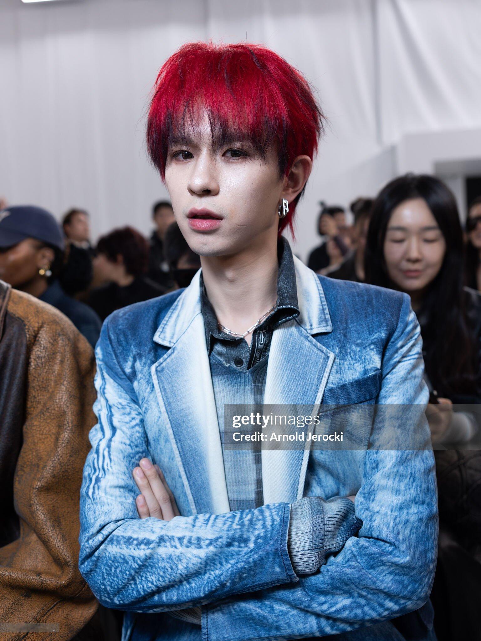 何浩楠米兰看秀G社生图🈶，状态很不戳的小狗何浩楠G社生图G社拍的何浩楠