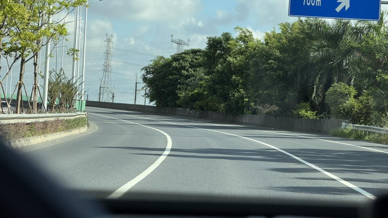 儿子开始上幼儿园
我也开始跨城通勤接送
返程在无聊的快速路用靠谱的驾驶辅助
放松