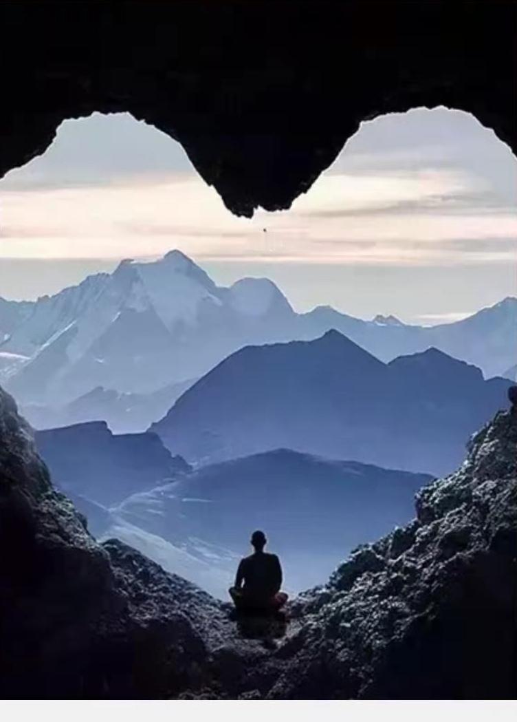 分享一位书友的读书感悟
一个人的心
小似火柴盒房子
别人用火一燎
直烧到房顶
人