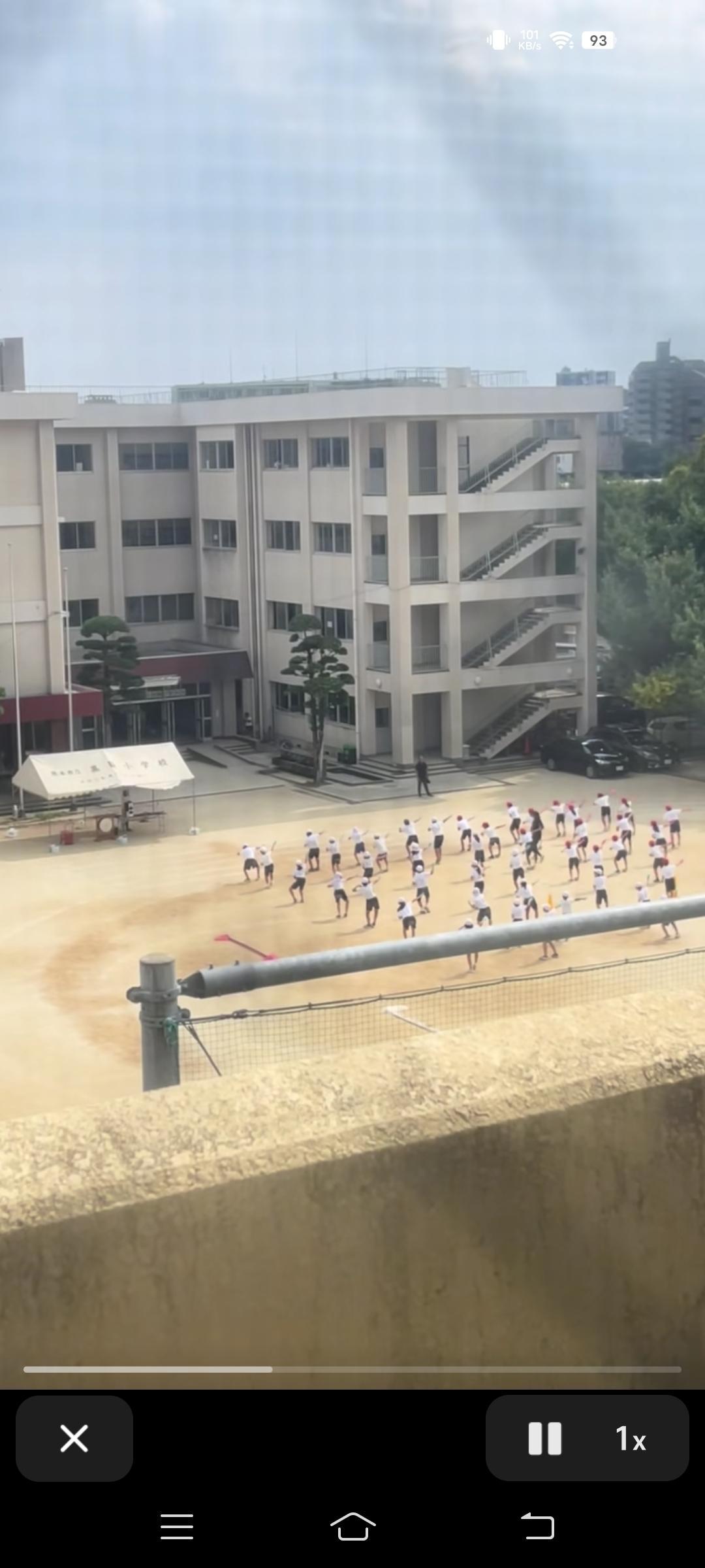 日本小学生课间操跳“科目三”舞蹈！
这是文化输出吗？日本一所小学课间操跳科目三…