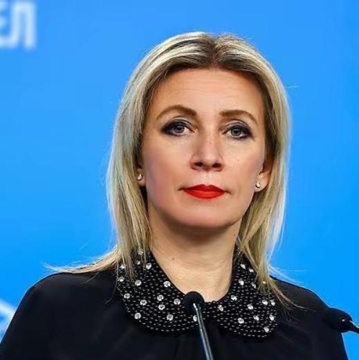 扎哈罗娃给欧洲人划下了一道红线！12月18日，俄罗斯外交部美女发言人扎哈罗娃表示