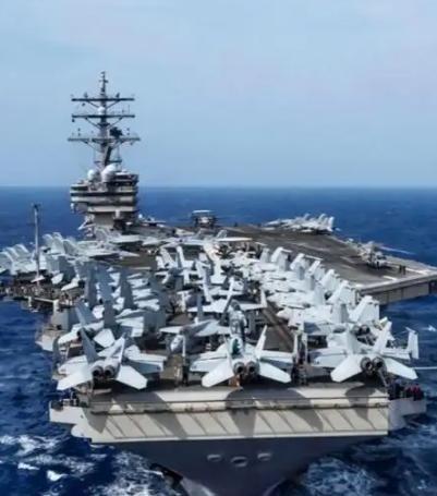 世界上最安全的两个国家，一个谁也打不过，一个谁也不敢打。世界纷纷扰扰，但有两个国