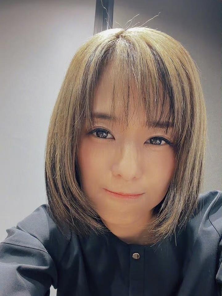 我没想到苍井空玩我们的社交平台已经玩了十五六年，不仅是资深的简中粉丝，还非常喜欢