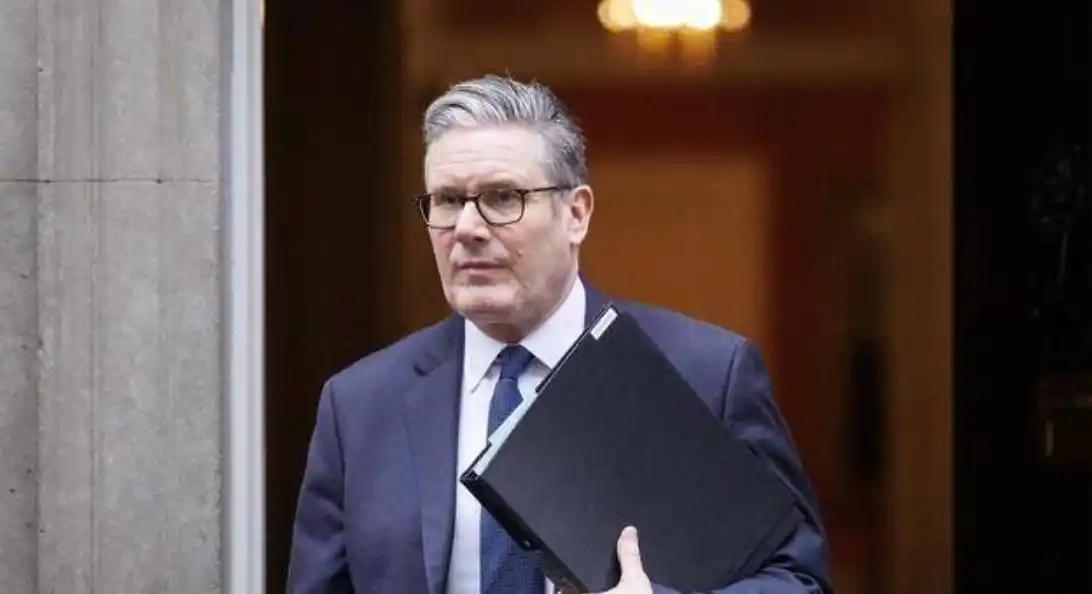 【美媒：斯塔默或在一周内辞职】
近日，彭博社援引英国执政党工党内部消息人士的话报