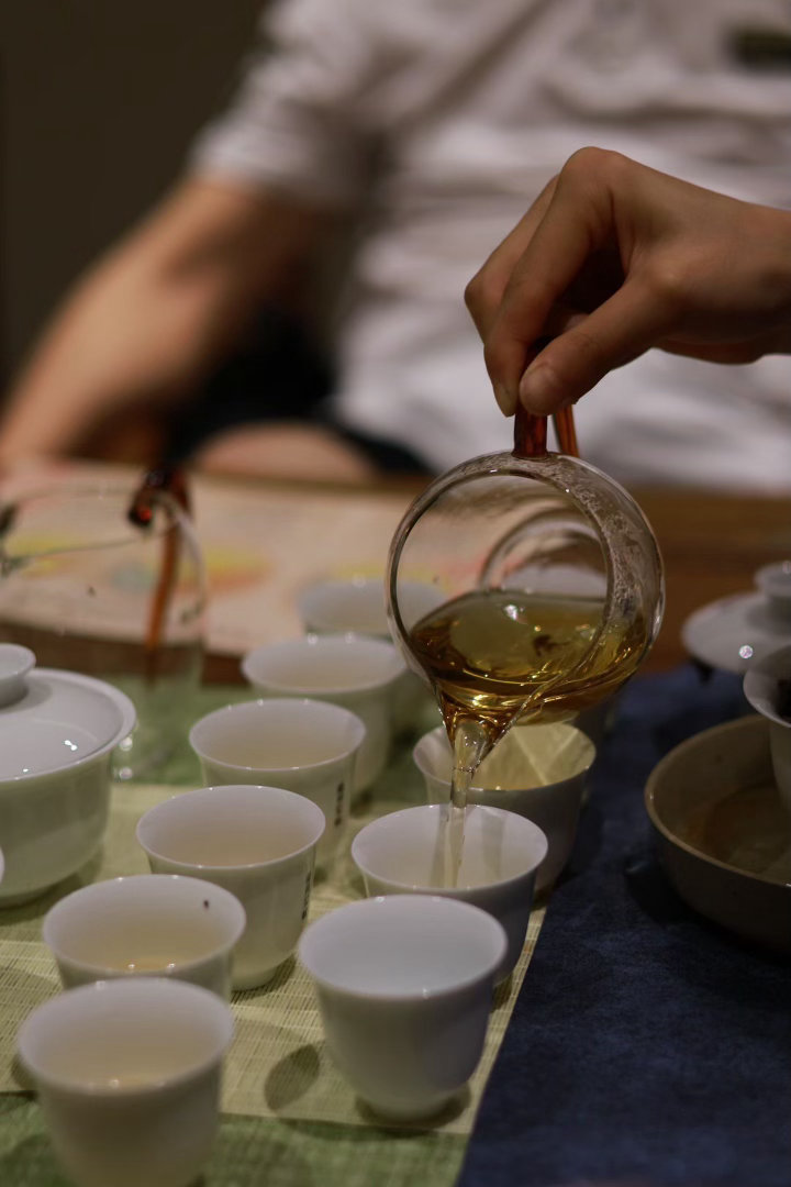 茶道  泡好一壶茶是一种能力，把握方寸之间的记忆，其中是每天的重复与提升，更是心