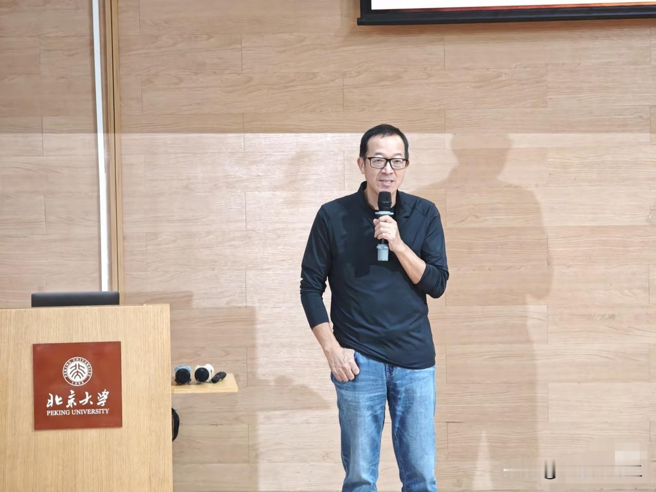 9月22日，俞敏洪在北京大学演讲时提到西贝预制菜事件，表示其算不上特殊问题。这番
