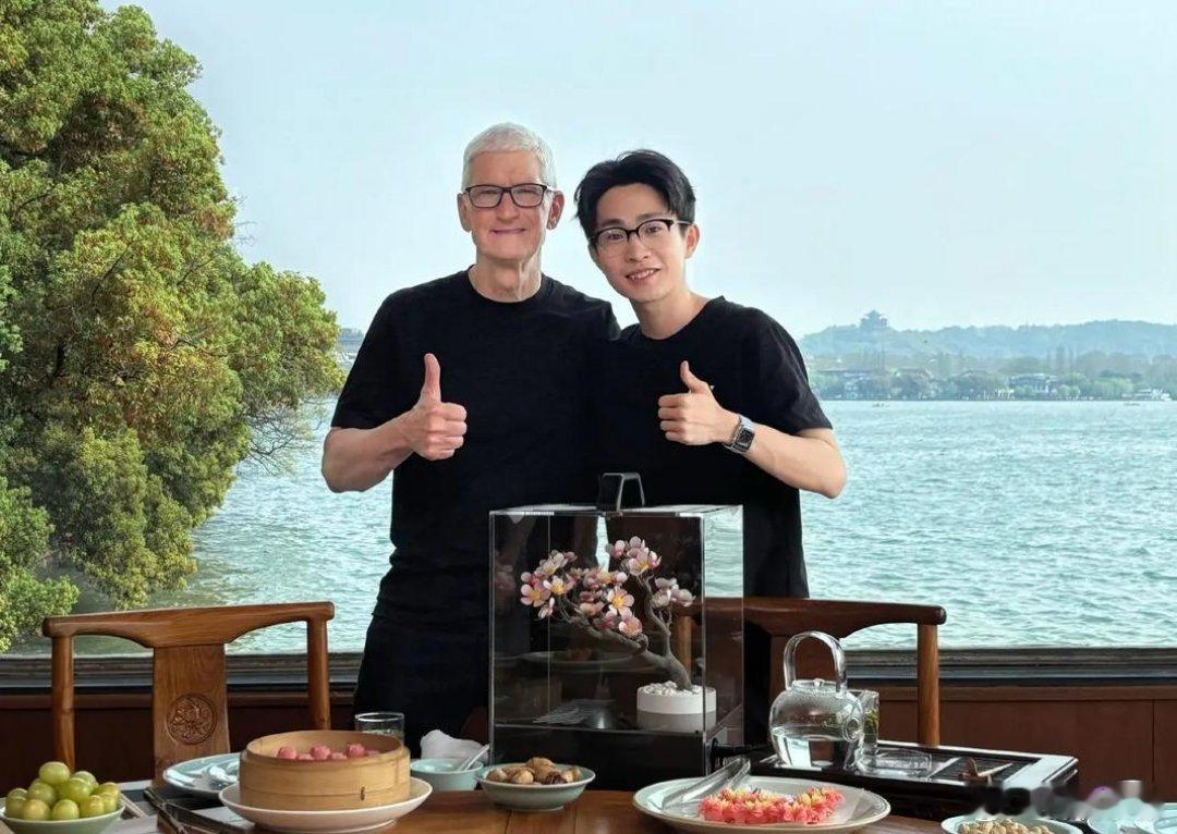 当初的网约车事件让何同学公司亏损了一两百万，很多项目做了一半被撤单，然后很多网友