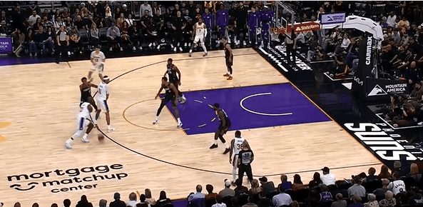 确实老了！詹姆斯单节怒送5失误！
在今天NBA常规赛湖人对阵太阳的第一节比赛中，