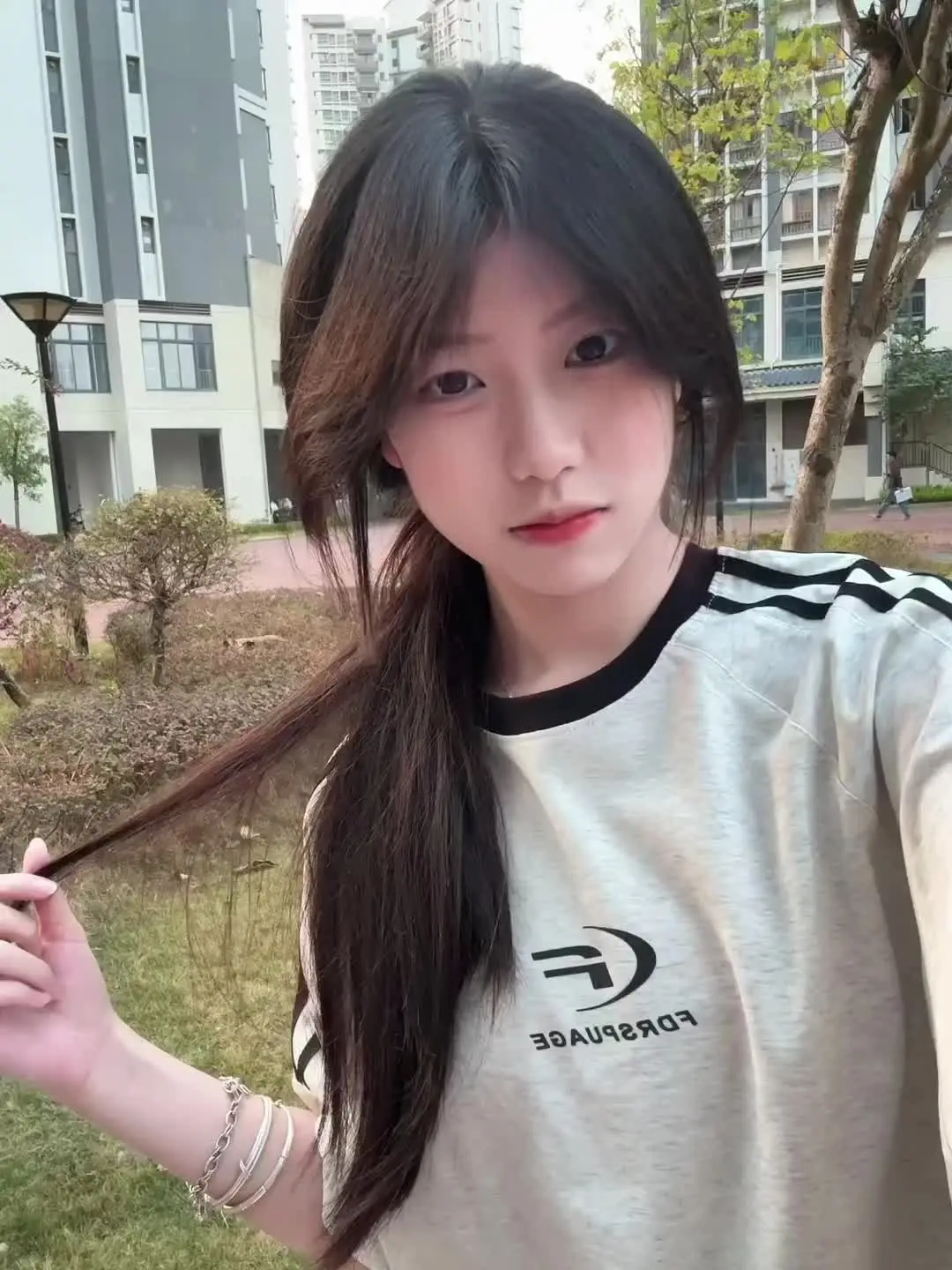 你说树 会在意一片叶子的离开吗